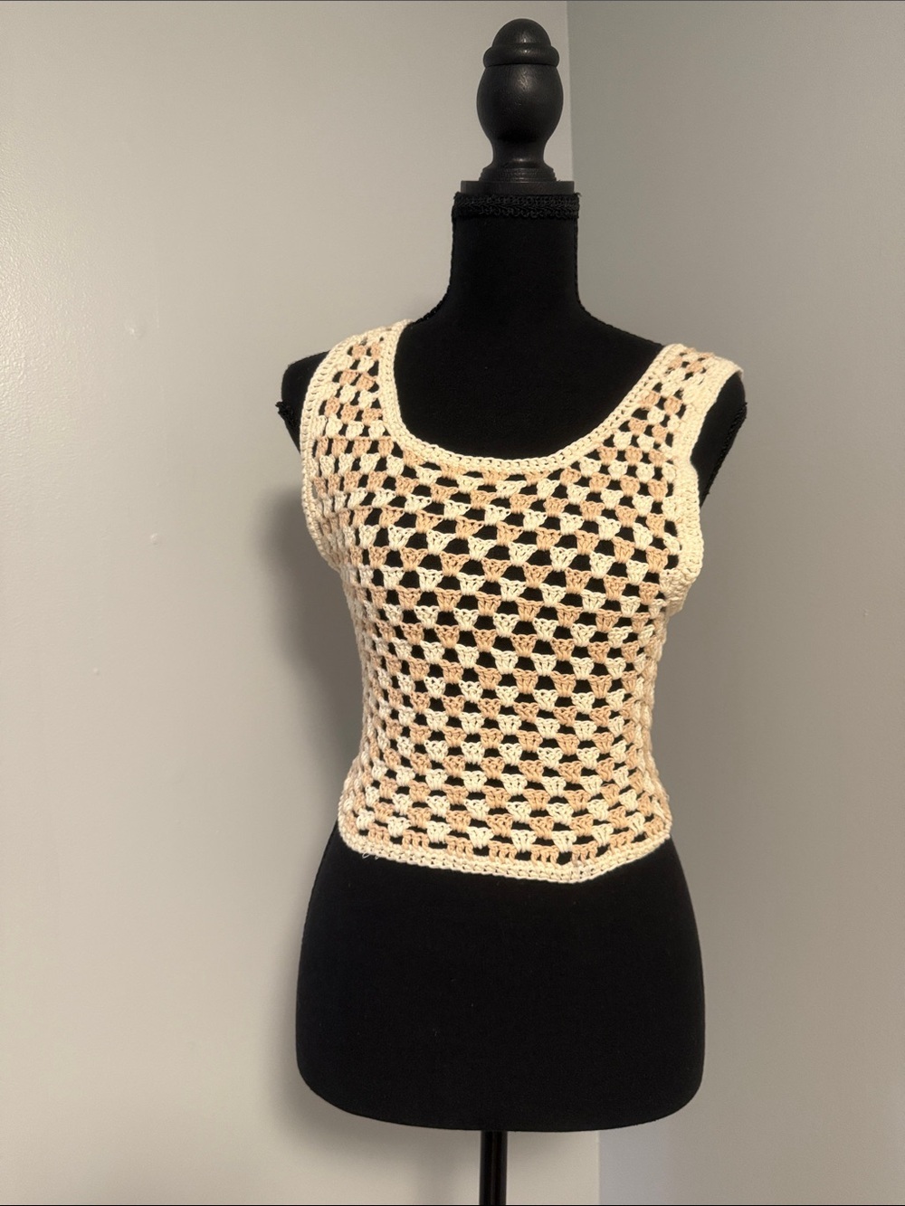 Le Lis Cream Crochet Tank Top - Sleeveless Knit